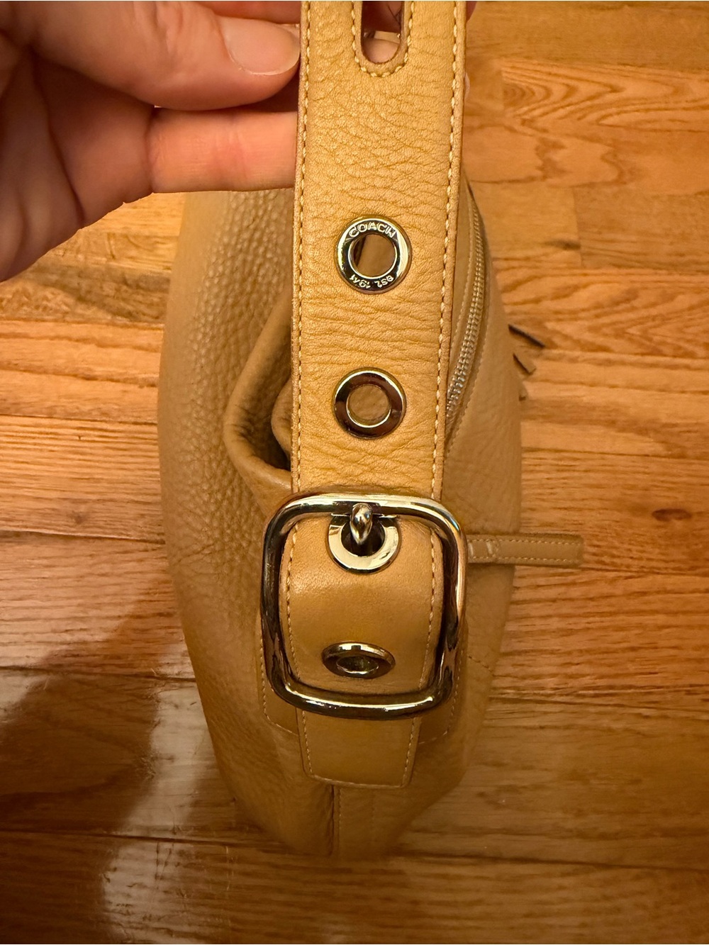Coach pebbled leather shoulder bag - Picture 10 of 10